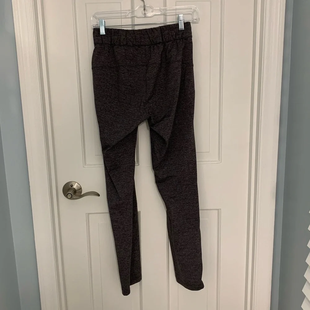 lululemon On The Fly Pant *28” - Heathered Black, 2, Full-On® Luxtreme - Picture 5 of 7
